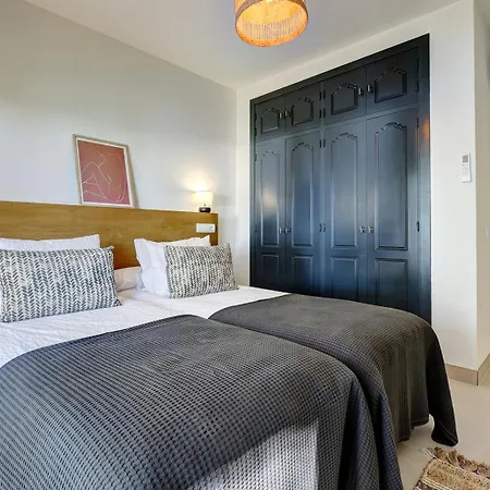 Alejandra - Gerenoveerd Direct Aan Zee Apartmán *