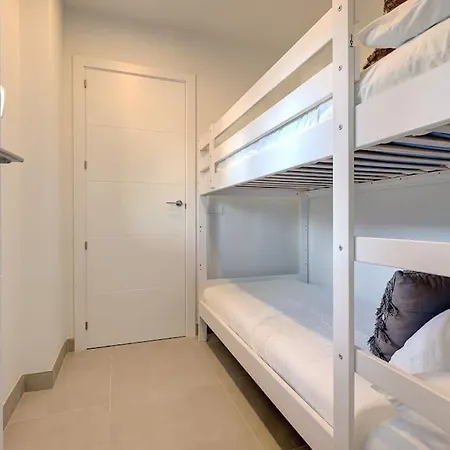 Alejandra - Gerenoveerd Direct Aan Zee אסטפונה