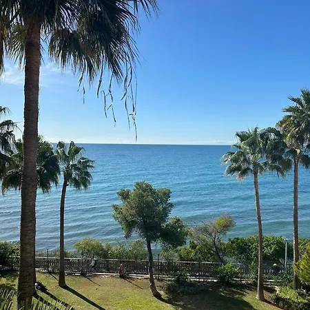 Alejandra - Gerenoveerd Direct Aan Zee Apartment Estepona