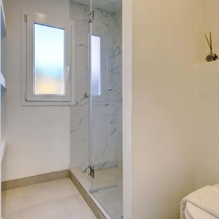 Alejandra - Gerenoveerd Direct Aan Zee * Estepona