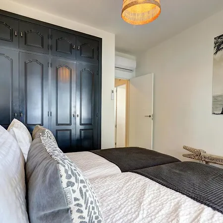Apartment Alejandra - Gerenoveerd Direct Aan Zee *